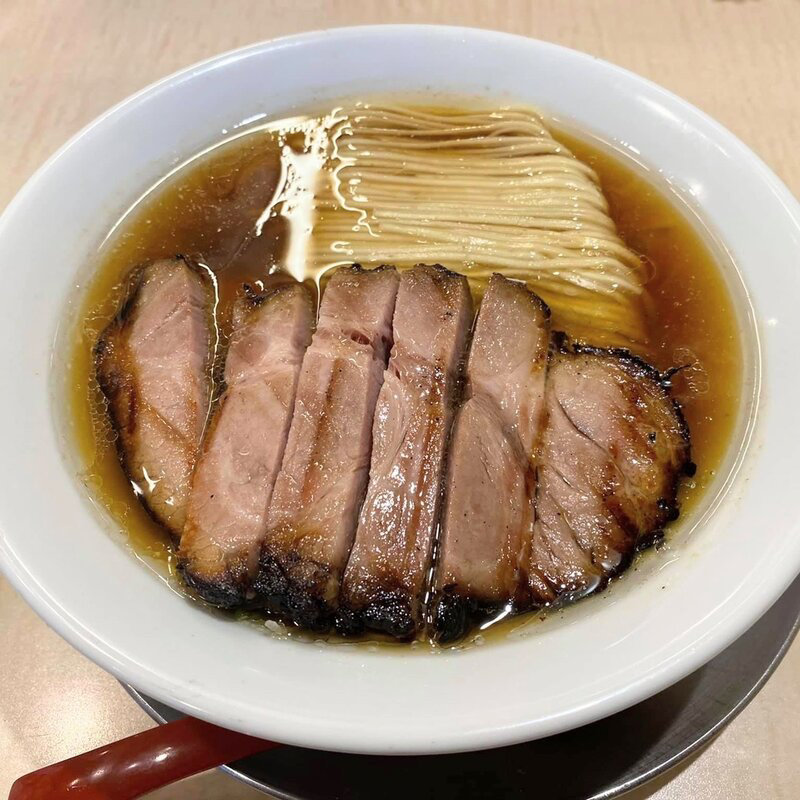 稲庭中華そば・肉（醤油）(食堂 七彩)