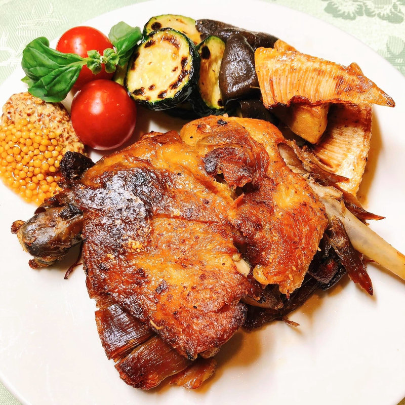 鴨モモ肉のコンフィ(ラターシュ （La Tache）)