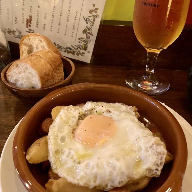 チョリソーとポテトのブロークンエッグ(ナミマチキッチン )