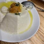 白いとうもろこしの冷やっこ 生うにのせ(ファロ)