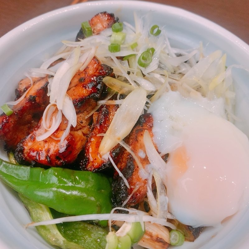 焼き鳥丼(串八珍　大手町ビル)