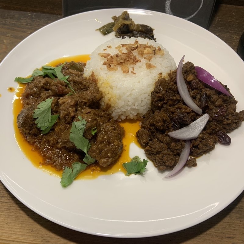 カレープレート　カレー合いがけ(Spice BAR 猫六)
