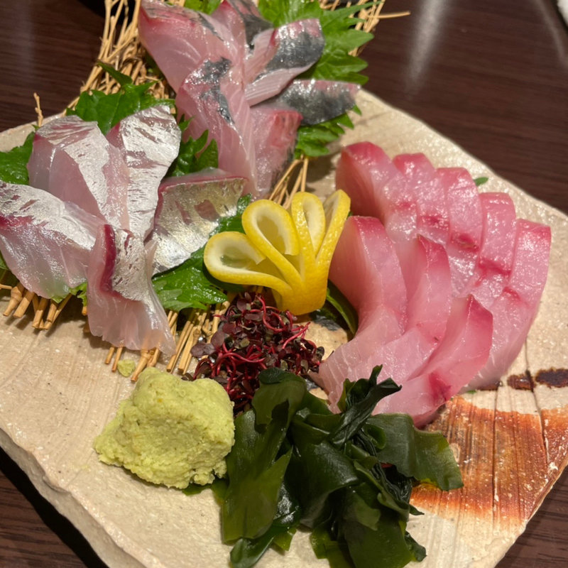 刺し盛り(キッチン酒場 こぶた )