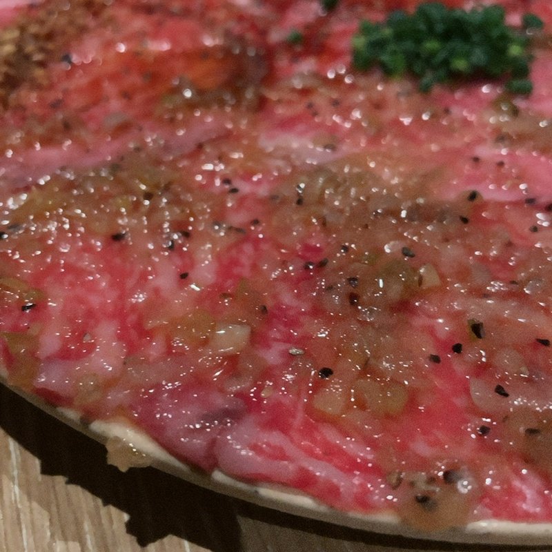 日本一のサーロイン・ユッケ ハーフ＆ハーフ(横浜焼肉kintan)