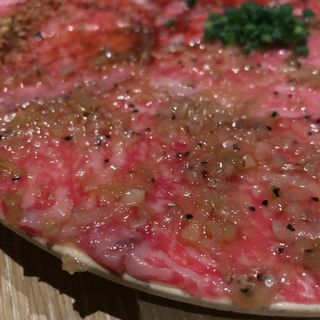日本一のサーロイン・ユッケ ハーフ＆ハーフ(横浜焼肉kintan)
