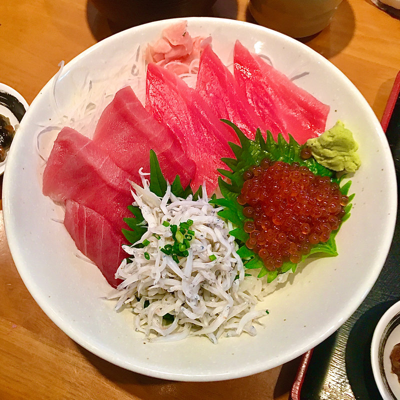 しらす･マグロ･いくら丼(みやもと 河岸の市店 )