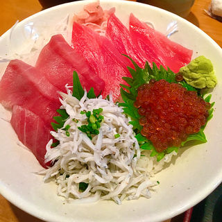 しらす･マグロ･いくら丼(みやもと 河岸の市店 )