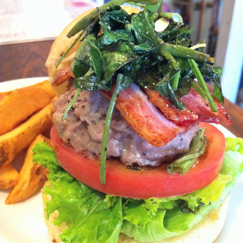 空芯菜ベーコンチーズバーガー(パントリー コヨーテ （PANTRY COYOTE）)