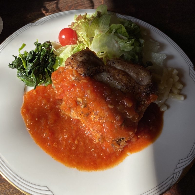 鶏肉のソテー　マレンゴ（パンorライスセット）(オレンジツリー （Orange Tree）)