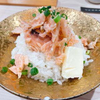 キングサーモンバター丼(ラーメン専科 竹末食堂)