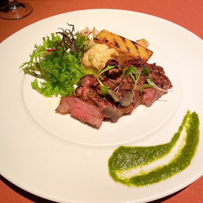 イベリコ豚の炭火焼き(The Artists Cafe)