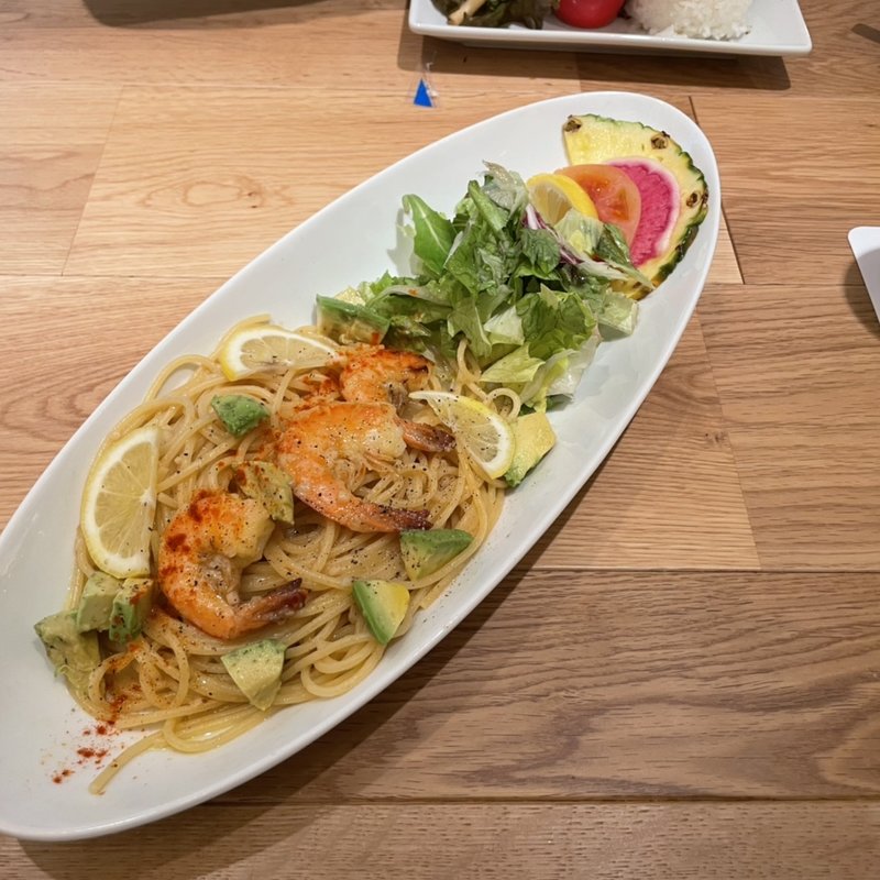 エビとアポガドの塩レモンパスタ(ラ・オハナ　港北ニュータウン店)