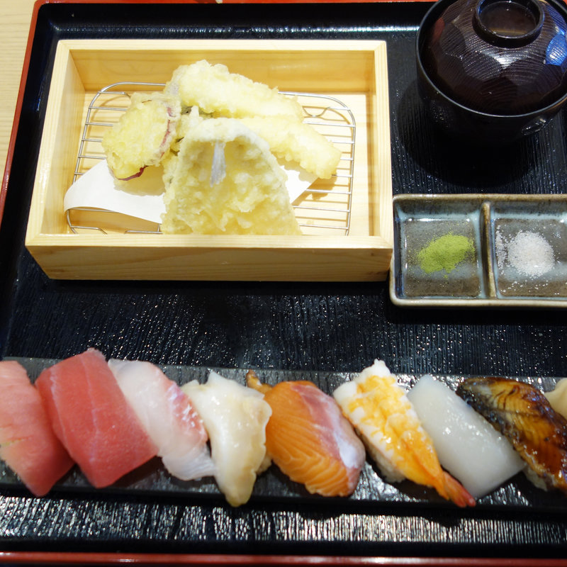 天ぷら寿司定食(上)(杉玉 六本松店)