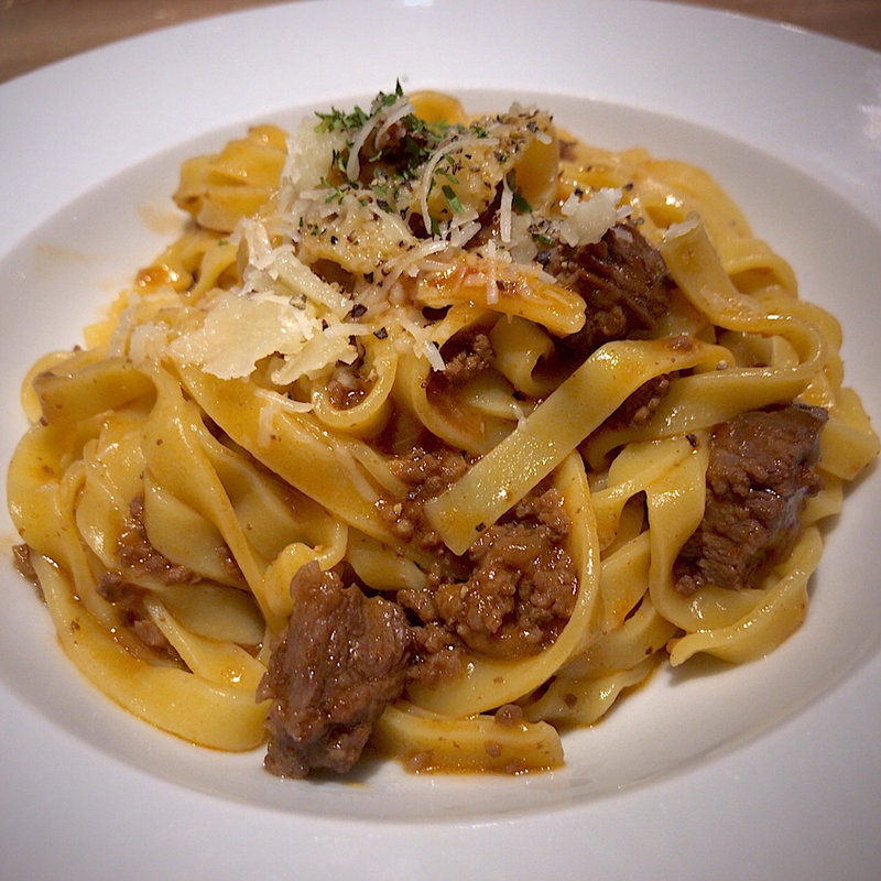 グラナパダーノチーズたっぷり！ 濃厚大人のラグーソースパスタ(仙台キッチン SENDAI KITCHEN)