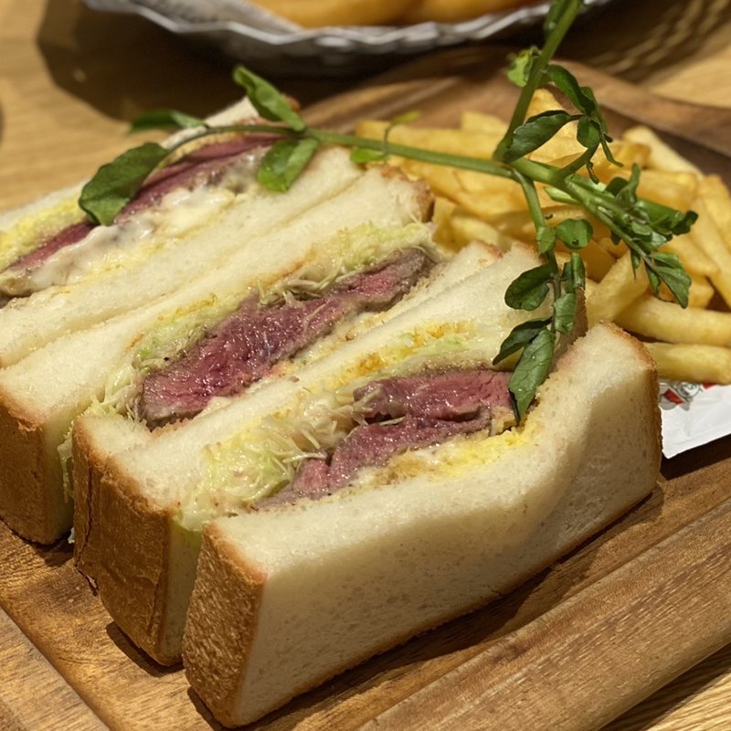 牛フィレステーキ宮サンドウィッチ(カフェ＆ビヤレストラン宮 羽田空港店)