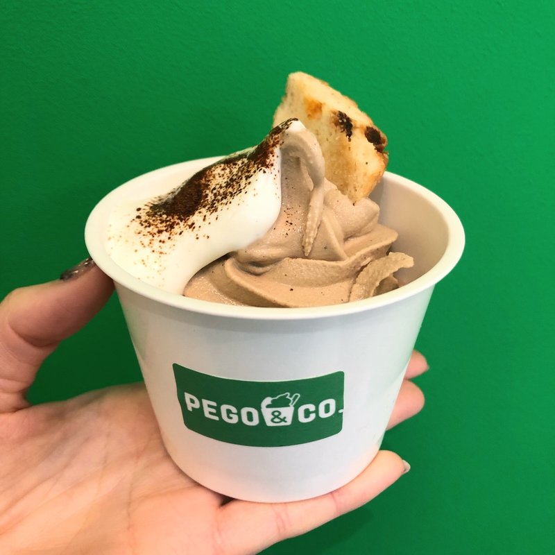 ウインナーコーヒーソフト(PEGO＆CO. 世田谷店（ペゴあんこ せたがやてん）)