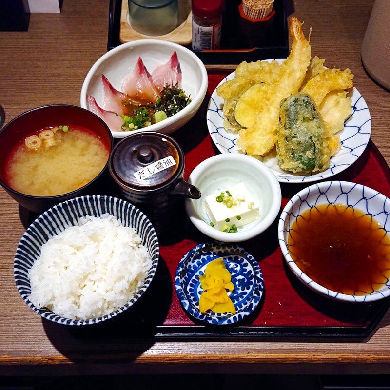 平日限定サービス定食(どんぶり居酒屋 喜水丸 天神店)
