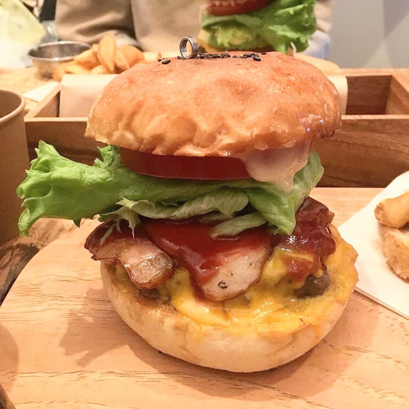 BBQベーコンチーズバーガー (THE BURGER CRAFT)