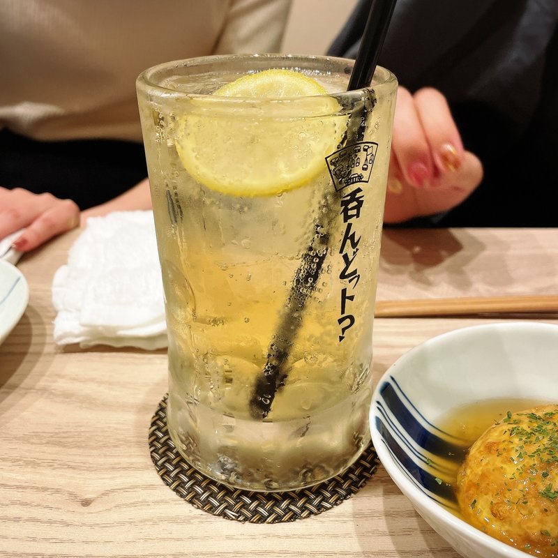 シャリシャリレモンハイボール(ふぐぶた酒場)