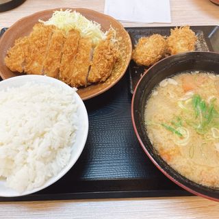 豚汁定食（ロースカツ）(かつや 宇都宮インターパーク店 )