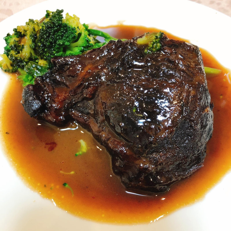 牛肉の赤ワイン煮(ラターシュ （La Tache）)