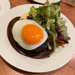 ハンバーグ 目玉焼きのせ(レストラン・サカキ （RESTAURANT SAKAKI）)