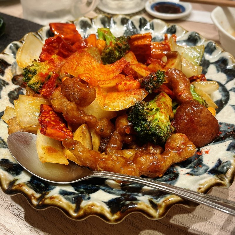 芳寿豚のピリパリ唐辛子炒め(ふぐぶた酒場)