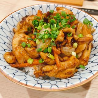 鶏モモ味噌ダレ焼肉丼(竹末食堂 )
