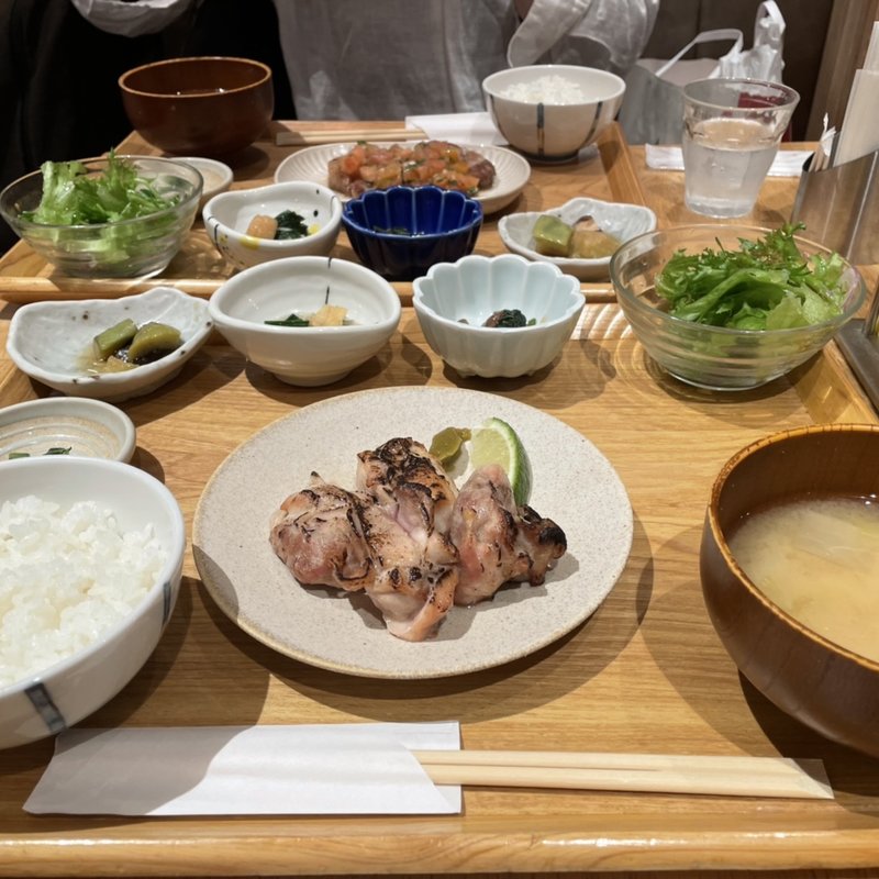 ハーブ鶏のステーキ(みのる食堂)