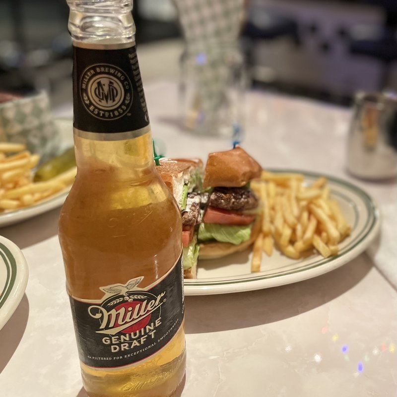 ミラー(Shake Tree Diner)