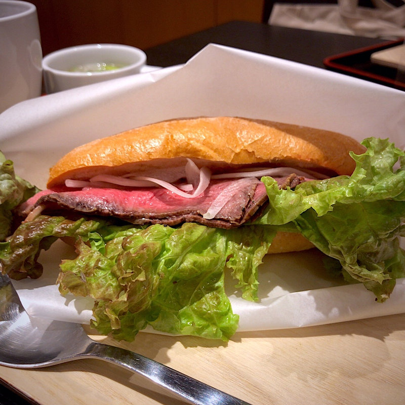 仙台牛ローストビーフサンド(肉のいとう 仙台駅1階店)