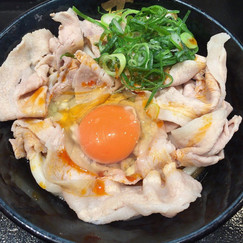 肉たまぶっかけ（RED）温(うどん甚三 （じんざ）)