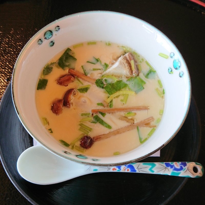 茶碗蒸し～生海苔・椎茸・茶えのき・銀杏・三ツ葉・百合根～ (吉川 福寿家)