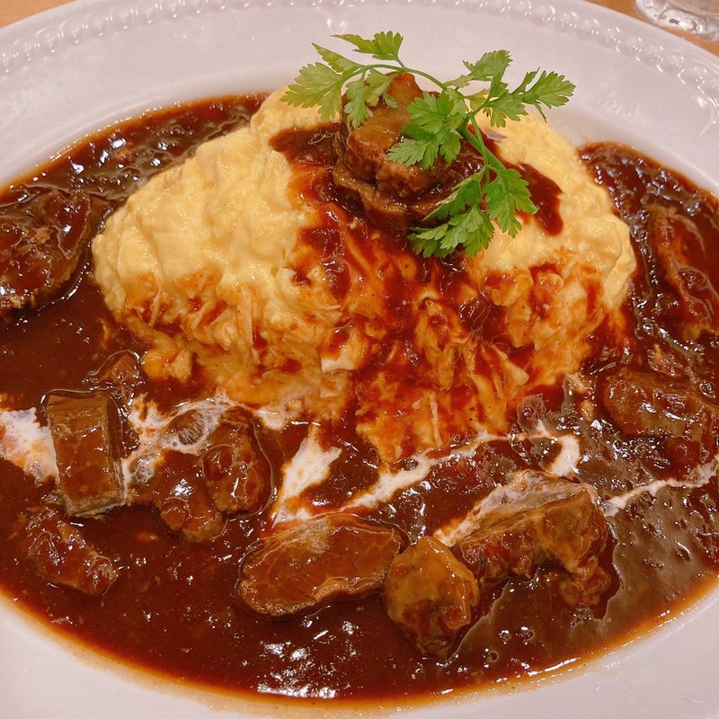 やわらか牛タンシチューオムライス(ダッキーダック 池袋アルパ店)