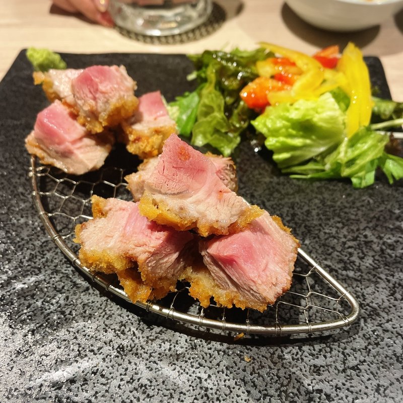 芳寿豚のヒレカツ(ふぐぶた酒場)