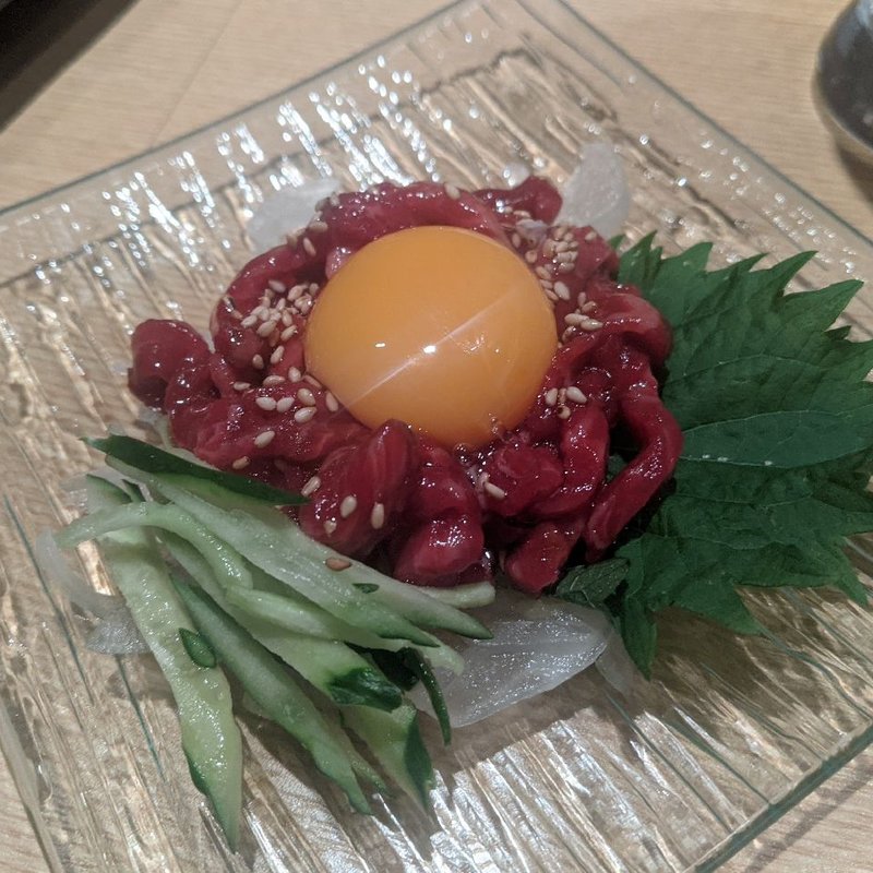 国産牛の柔らかたたきユッケ(赤身肉専門 個室焼肉 1700)