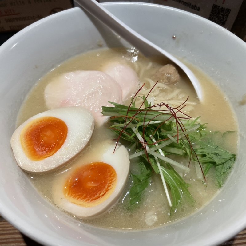 濃厚鶏白湯そば：味玉(鶏そば みた葉)