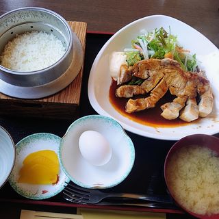 トンテキ定食(めし処よこた )