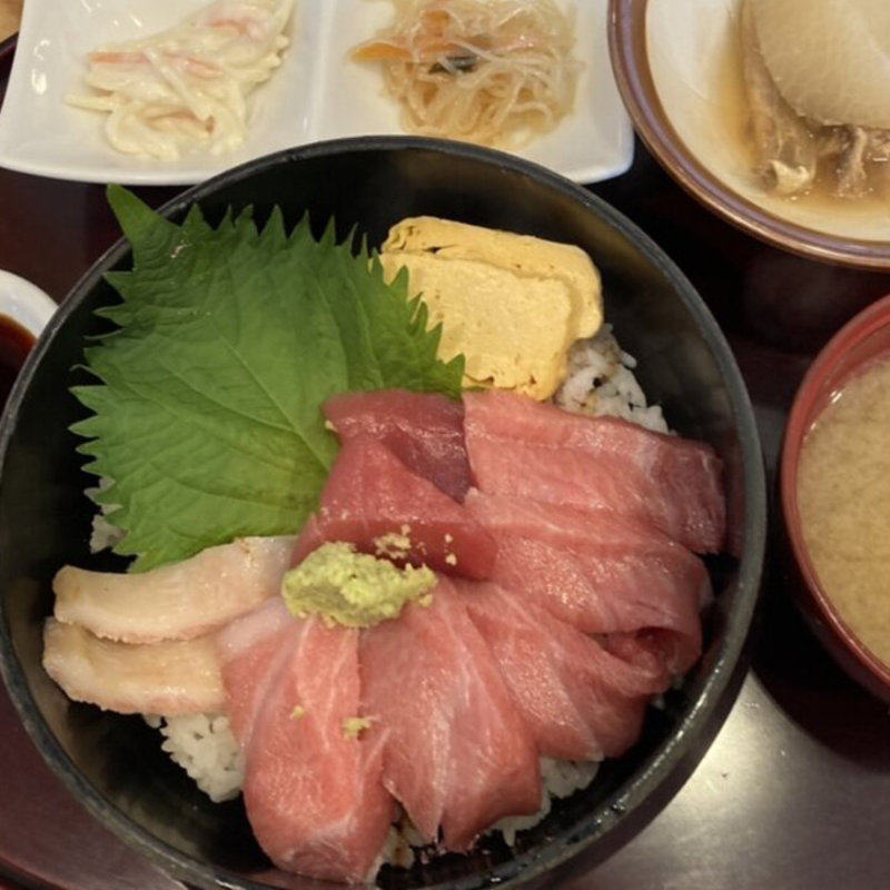 マグロカマとろ丼(魚料理 紬家)