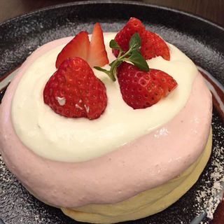 いちごクリームのリコッタパンケーキ(高倉町珈琲 大井町店)