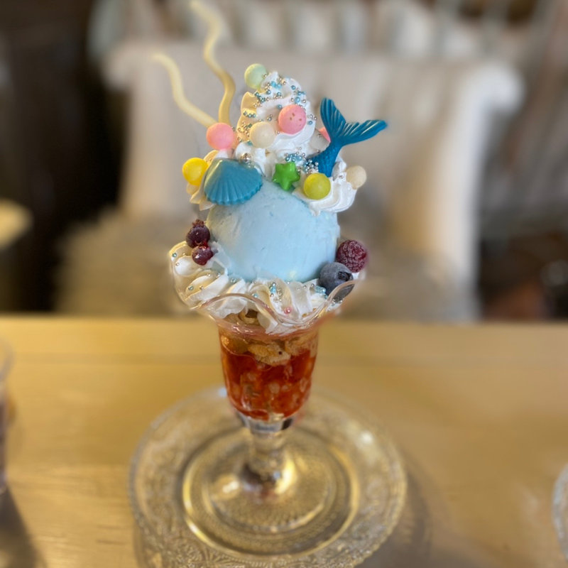 人魚の島のカラフルパフェ　ブルー(cafe Cherish （カフェ チェリッシュ）)