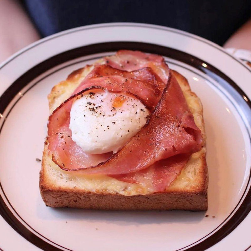 ベーコンエッグチーズトースト(レブレッソ(Le BRESSO) 目黒武蔵小山店)