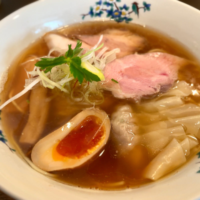 中華蕎麦(豚骨清湯・自家製麺かつら)