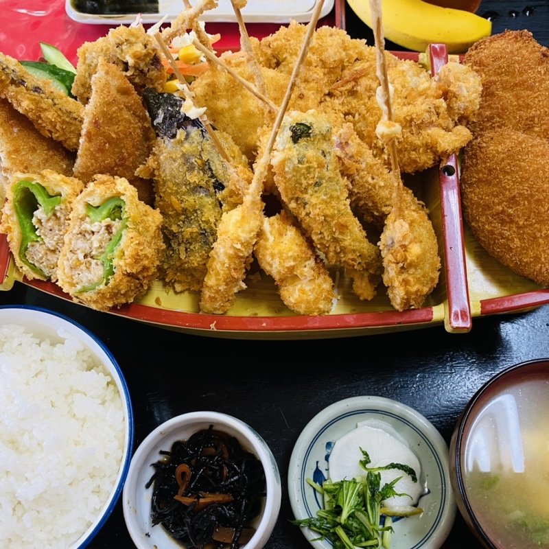ミックスフライ定食(ラーメン とん吉)