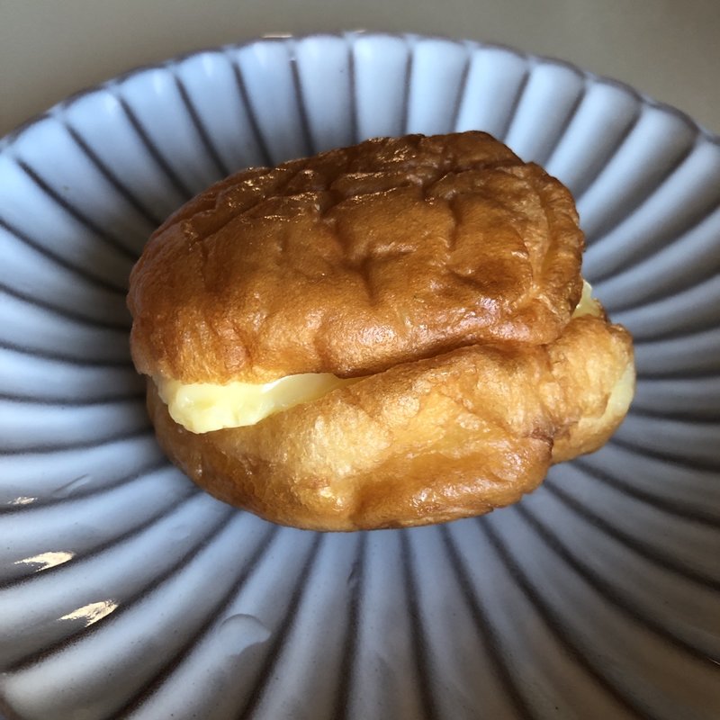 クリームパン(中井パン店)