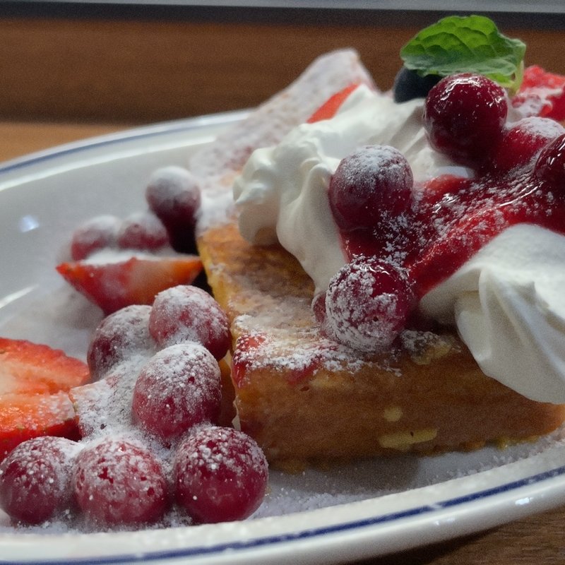 メゾンカイザーブレッド・ フレンチトースト　いちごベリードリンクセット(e.a.gran  アトレ川崎店)