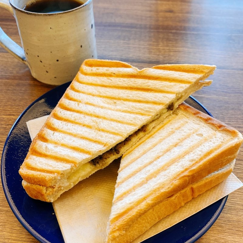 黒カリーチーズ(うつわカフェ グルグル)