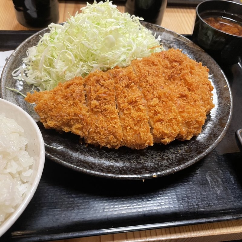 厚切りロースかつ定食(とんかつ まるや 竹橋店)