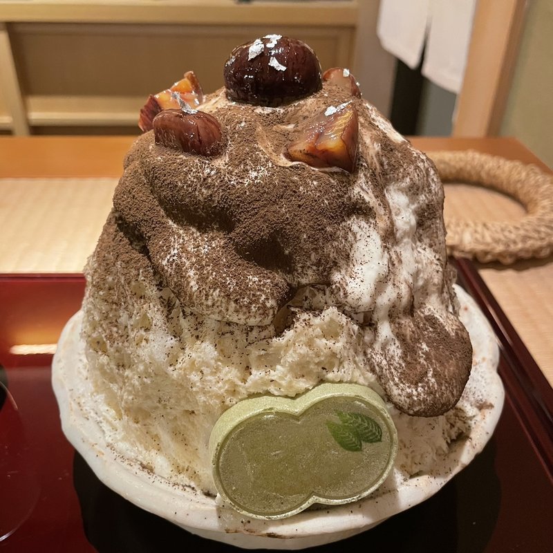 白練かき氷　栗ほうじ茶(くろぎ茶々)