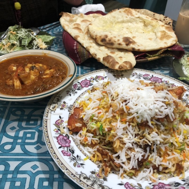 チキンビリヤニ　エビカレー(Ali's halal kitchen)